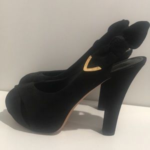 Authentic Louis Vuitton Shoes size 8